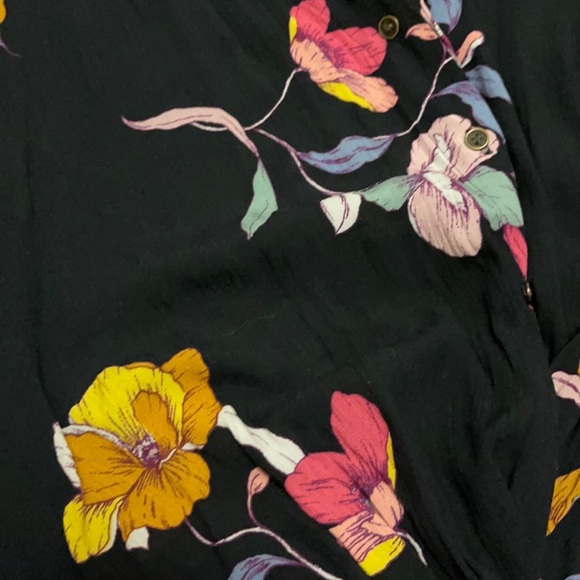 A.n.a Black Floral Blouse - Picture 5 of 6
